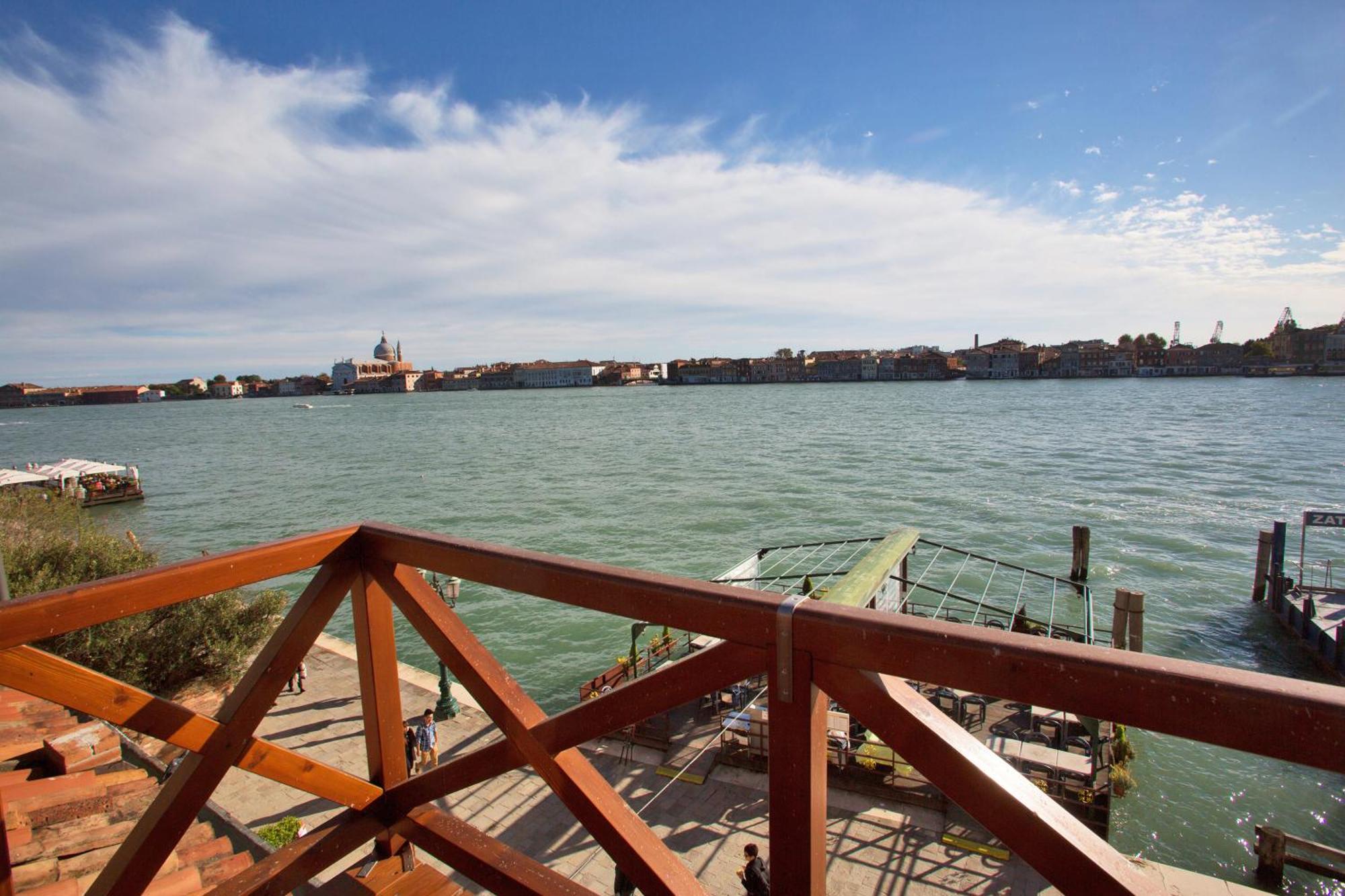 Ve.N.I.Ce. Cera Tintoretto Suite Venice Exterior photo